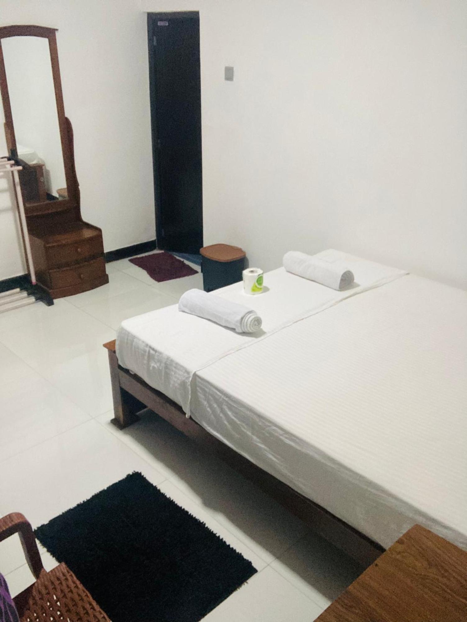 Malee Homestay بولاناروفاي المظهر الخارجي الصورة
